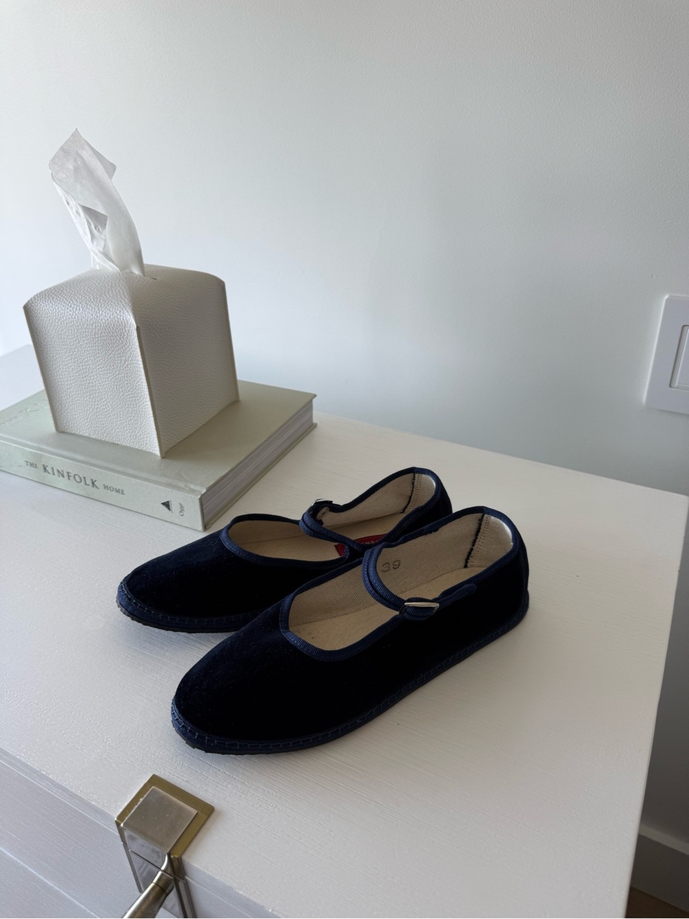 Vibivenezia Classic Women's Navy Mary Jane Flats
